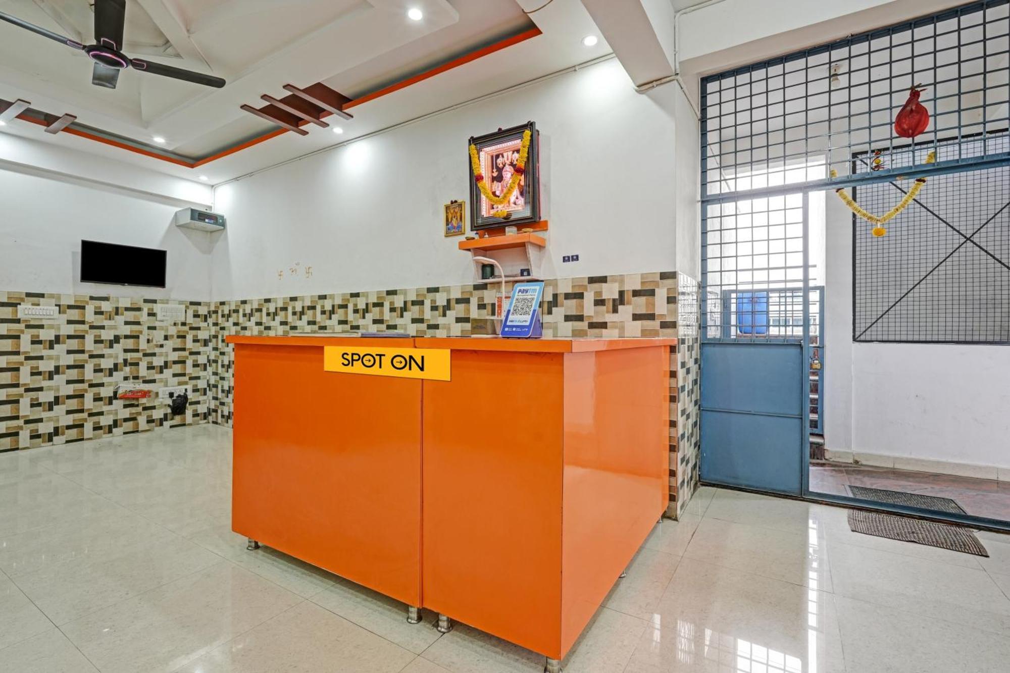Spot On Anugraha Residency Hotel Kumbalgod Buitenkant foto