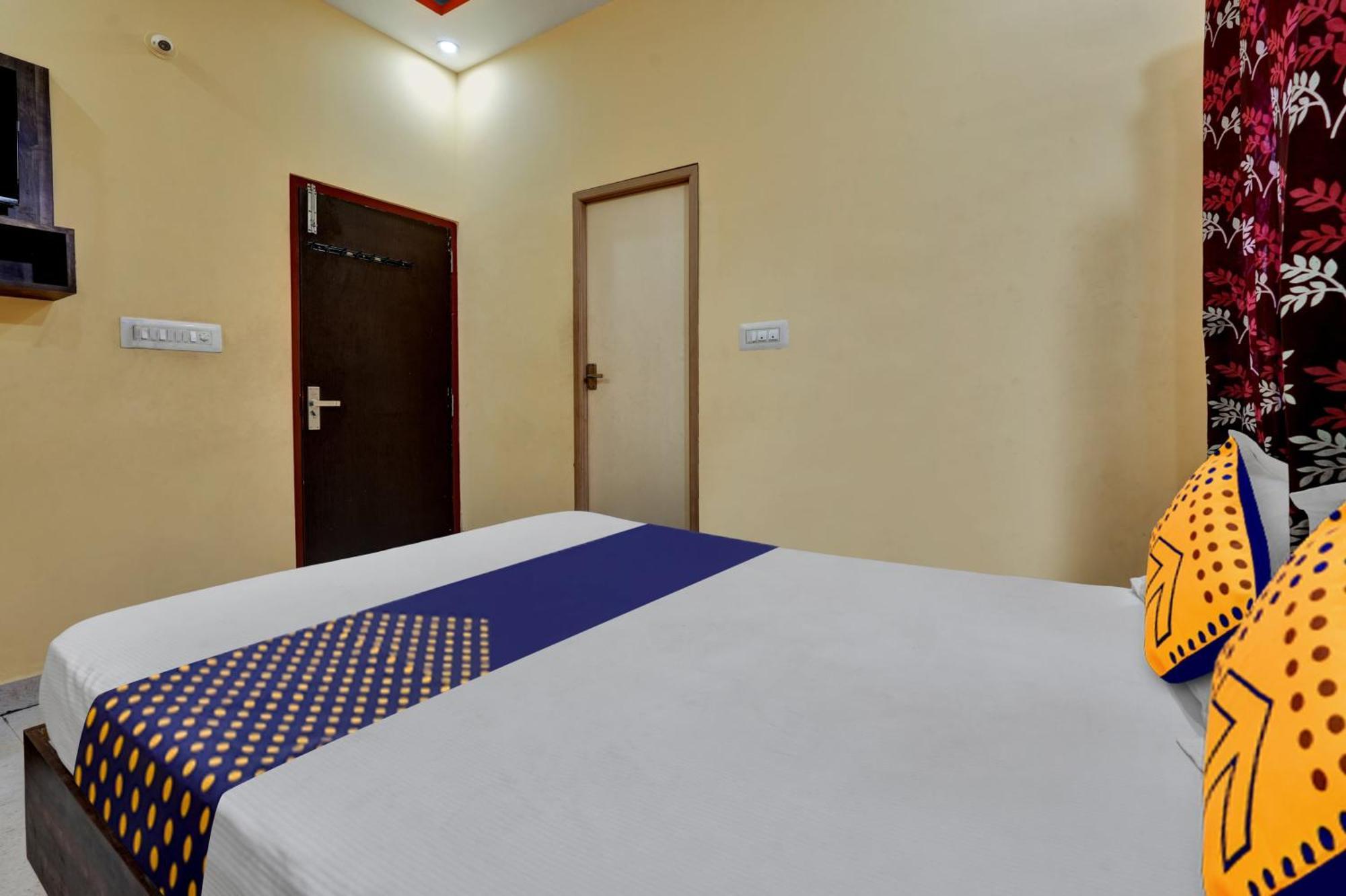 Spot On Anugraha Residency Hotel Kumbalgod Buitenkant foto