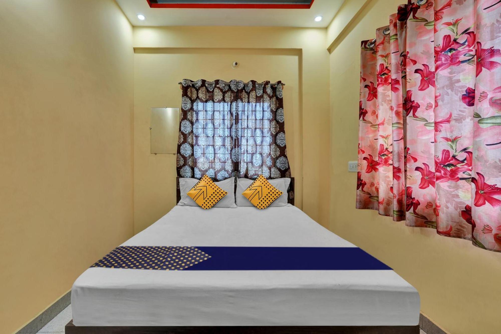 Spot On Anugraha Residency Hotel Kumbalgod Buitenkant foto